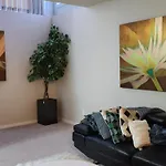 Spacious 8 Family Friend House